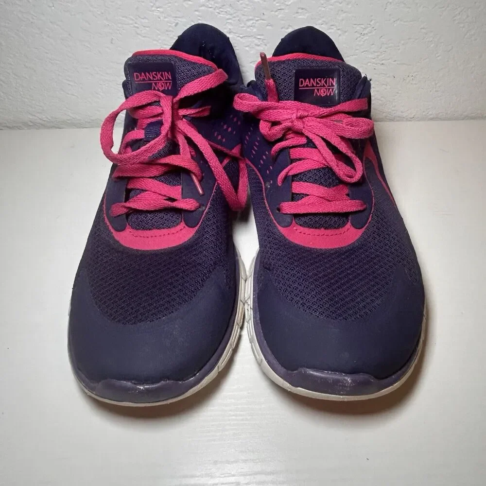 Womens DANSKIN NOW Purple w/ Pink Laces Athletic Shoes Size 11 Lightweight